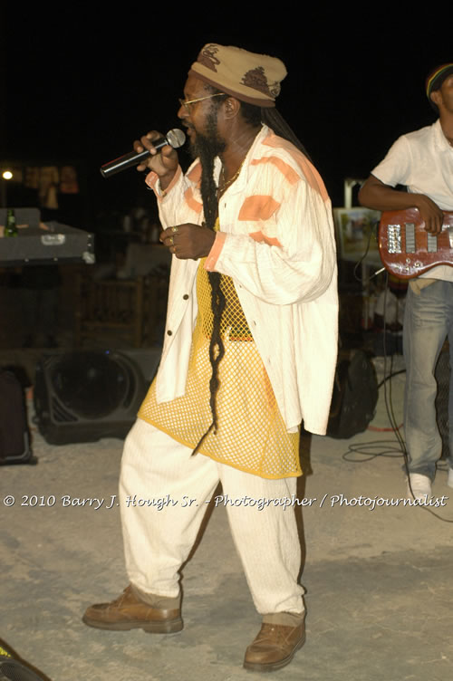 Freddy McGregor - Live In Concert @ Negril Escape Resort and Spa, One Love Drive, West End, Negril, Westmoreland, Jamaica W.I. - Photographs by Net2Market.com - Barry J. Hough Sr, Photographer/Photojournalist - Negril Travel Guide, Negril Jamaica WI - http://www.negriltravelguide.com - info@negriltravelguide.com...!