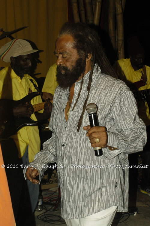 John Holt - Live in Concert - Also featuring Uprising Bank, plus DJ Gemini @ One Love Reggae Concerts Series 09/10 @ Negril Escape Resort & Spa, February 9, 2010, One Love Drive, West End, Negril, Westmoreland, Jamaica W.I. - Photographs by Net2Market.com - Barry J. Hough Sr, Photographer/Photojournalist - The Negril Travel Guide - Negril's and Jamaica's Number One Concert Photography Web Site with over 40,000 Jamaican Concert photographs Published -  Negril Travel Guide, Negril Jamaica WI - http://www.negriltravelguide.com - info@negriltravelguide.com...!