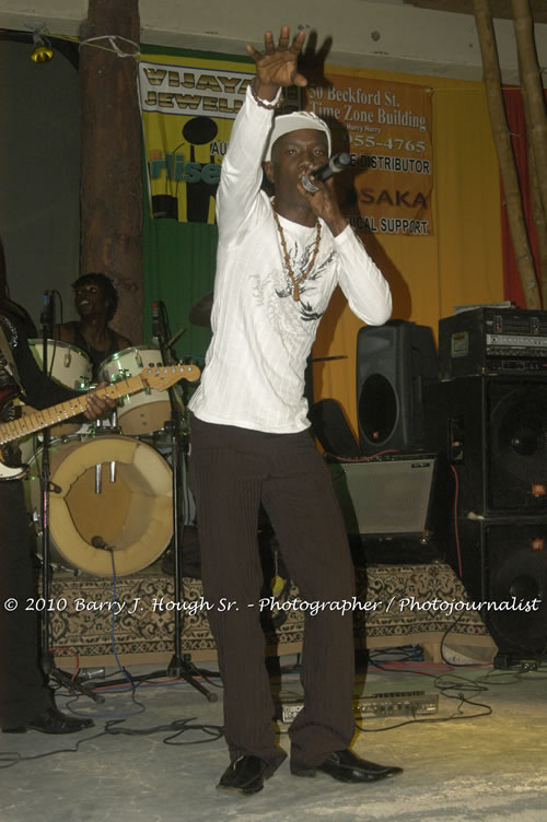 Marcia Griffiths & Edge Michael - Live In Concert - One Love Reggae Concert Series 09/10 @ Negril Escape Resort and Spa, December 29, 2009, One Love Drive, West End, Negril, Westmoreland, Jamaica W.I. - Photographs by Net2Market.com - Barry J. Hough Sr, Photographer/Photojournalist - Negril Travel Guide, Negril Jamaica WI - http://www.negriltravelguide.com - info@negriltravelguide.com...!