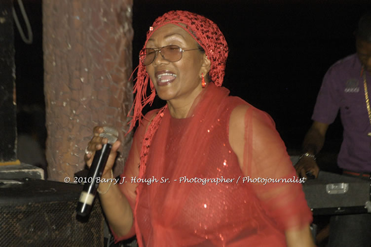 Marcia Griffiths & Edge Michael - Live In Concert - One Love Reggae Concert Series 09/10 @ Negril Escape Resort and Spa, December 29, 2009, One Love Drive, West End, Negril, Westmoreland, Jamaica W.I. - Photographs by Net2Market.com - Barry J. Hough Sr, Photographer/Photojournalist - Negril Travel Guide, Negril Jamaica WI - http://www.negriltravelguide.com - info@negriltravelguide.com...!