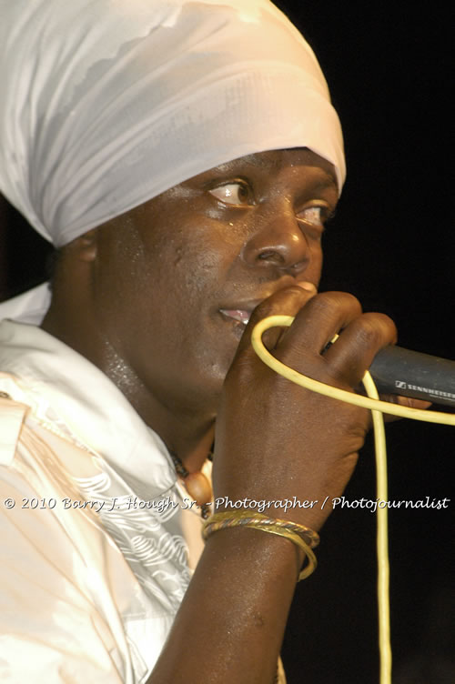 Richie Spice - Live In Concert - One Love Reggae Concert Series 09/10 @ Negril Escape Resort and Spa, January 19, 2010, One Love Drive, West End, Negril, Westmoreland, Jamaica W.I. - Photographs by Net2Market.com - Barry J. Hough Sr, Photographer/Photojournalist - Negril Travel Guide, Negril Jamaica WI - http://www.negriltravelguide.com - info@negriltravelguide.com...!