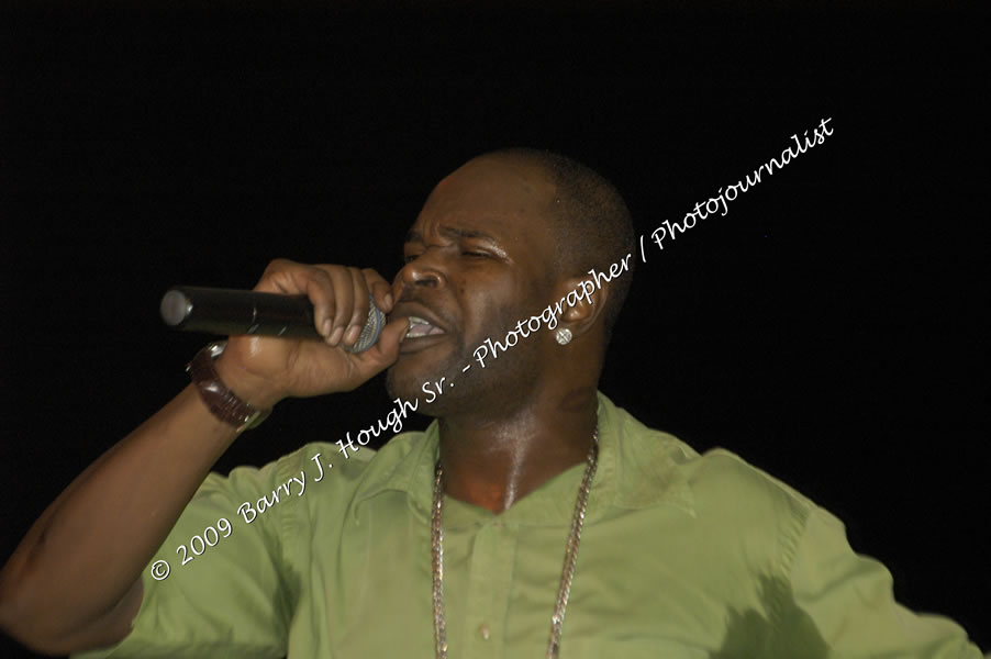  Sanchez - Live in Concert - at the One Love Reggae Concert Series 09/10 @ Negril Escape Resort & Spa - Also Featuring: Timmi Burrell and Justice Merchant- Backing Band Roots Warrior - DJ Gemini - MC Oliver Cargill, Negril Escape Resort & Spa, One Love Drive, West End, Negril, Westmoreland, Jamaica W.I. - Tuesday, November 24, 2009 - Photographs by Net2Market.com - Barry J. Hough Sr, Photographer / Photojournalist - Photos taken with a Nikon D70, D100, or D300 - Negril Travel Guide, Negril Jamaica WI - http://www.negriltravelguide.com - info@negriltravelguide.com...!