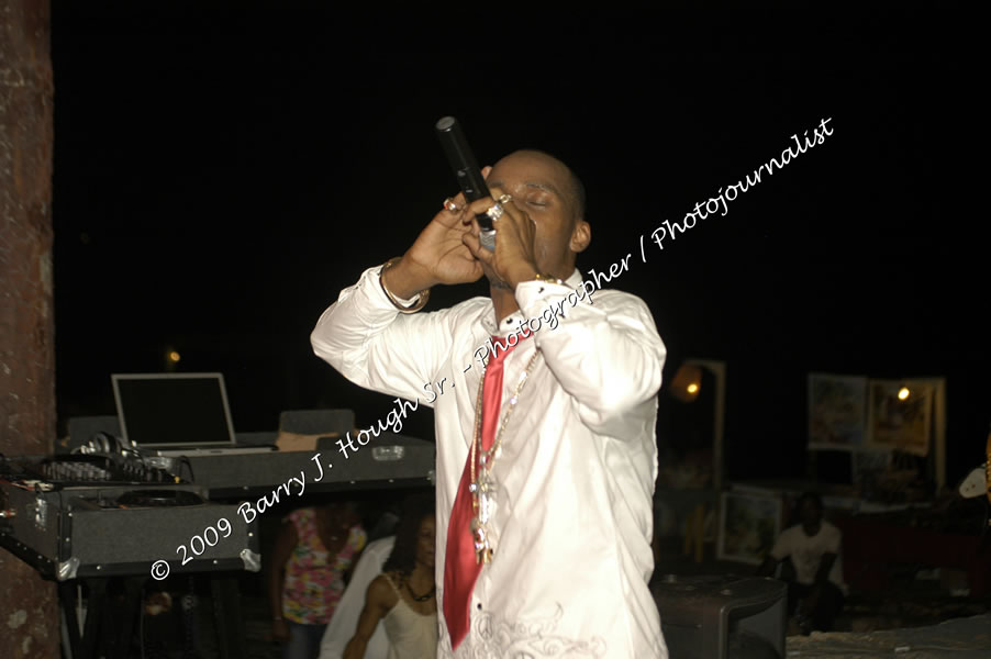  Sanchez - Live in Concert - at the One Love Reggae Concert Series 09/10 @ Negril Escape Resort & Spa - Also Featuring: Timmi Burrell and Justice Merchant- Backing Band Roots Warrior - DJ Gemini - MC Oliver Cargill, Negril Escape Resort & Spa, One Love Drive, West End, Negril, Westmoreland, Jamaica W.I. - Tuesday, November 24, 2009 - Photographs by Net2Market.com - Barry J. Hough Sr, Photographer / Photojournalist - Photos taken with a Nikon D70, D100, or D300 - Negril Travel Guide, Negril Jamaica WI - http://www.negriltravelguide.com - info@negriltravelguide.com...!