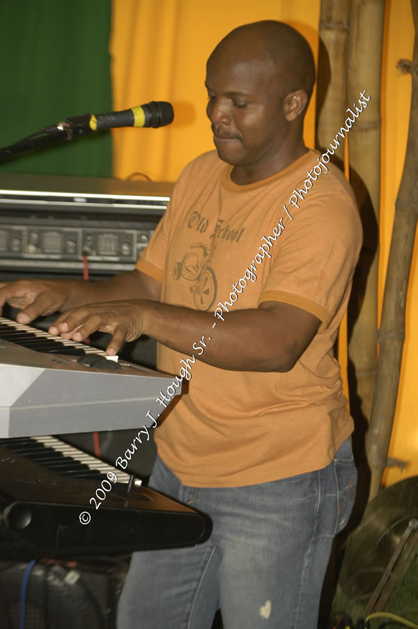  Sanchez - Live in Concert - at the One Love Reggae Concert Series 09/10 @ Negril Escape Resort & Spa - Also Featuring: Timmi Burrell and Justice Merchant- Backing Band Roots Warrior - DJ Gemini - MC Oliver Cargill, Negril Escape Resort & Spa, One Love Drive, West End, Negril, Westmoreland, Jamaica W.I. - Tuesday, November 24, 2009 - Photographs by Net2Market.com - Barry J. Hough Sr, Photographer / Photojournalist - Photos taken with a Nikon D70, D100, or D300 - Negril Travel Guide, Negril Jamaica WI - http://www.negriltravelguide.com - info@negriltravelguide.com...!