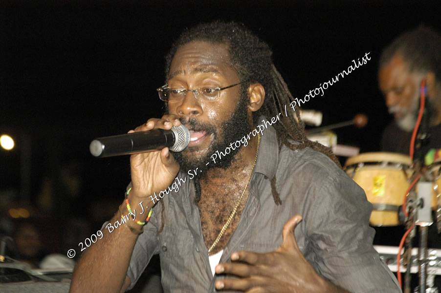  Tarrus Riley - Live in Concert - at the One Love Reggae Concert Series 09/10 @ Negril Escape Resort & Spa - Also Featuring: Mistic Bowie, Monday Justice, Cash, Dean Frazier - DJ Gemini - MC Oliver Cargill, Negril Escape Resort & Spa, One Love Drive, West End, Negril, Westmoreland, Jamaica W.I. - Tuesday, November 17, 2009 - Photographs by Net2Market.com - Barry J. Hough Sr, Photographer / Photojournalist - Photos taken with a Nikon D70, D100, or D300 - Negril Travel Guide, Negril Jamaica WI - http://www.negriltravelguide.com - info@negriltravelguide.com...!