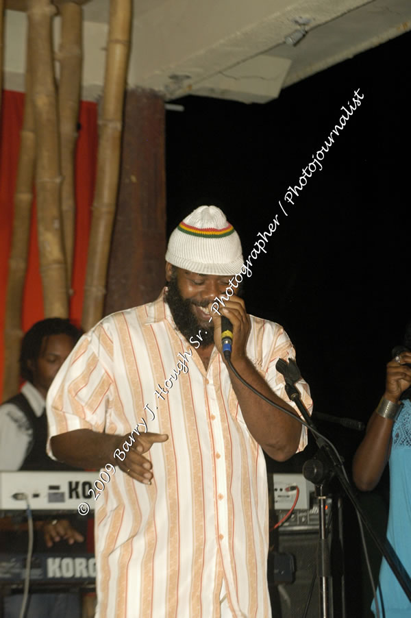  Tarrus Riley - Live in Concert - at the One Love Reggae Concert Series 09/10 @ Negril Escape Resort & Spa - Also Featuring: Mistic Bowie, Monday Justice, Cash, Dean Frazier - DJ Gemini - MC Oliver Cargill, Negril Escape Resort & Spa, One Love Drive, West End, Negril, Westmoreland, Jamaica W.I. - Tuesday, November 17, 2009 - Photographs by Net2Market.com - Barry J. Hough Sr, Photographer / Photojournalist - Photos taken with a Nikon D70, D100, or D300 - Negril Travel Guide, Negril Jamaica WI - http://www.negriltravelguide.com - info@negriltravelguide.com...!