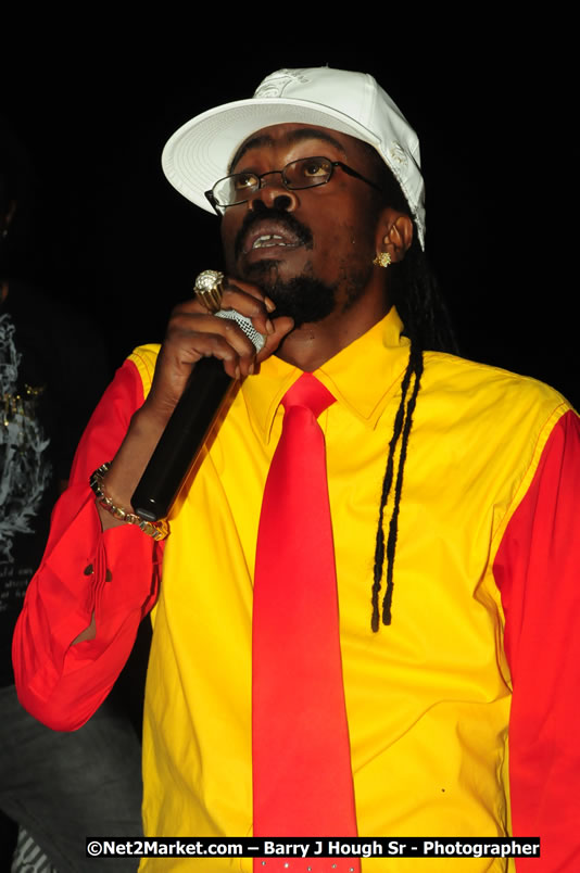 Beenie Man - Live in Concert, plus Hiyah Grade Band @ The Sunset Show @ Negril Escape Resort and Spa, Tuesday, February 3, 2009 - Live Reggae Music at Negril Escape - Tuesday Nights 6:00PM to 10:00 PM - One Love Drive, West End, Negril, Westmoreland, Jamaica W.I. - Photographs by Net2Market.com - Barry J. Hough Sr, Photographer/Photojournalist - The Negril Travel Guide - Negril's and Jamaica's Number One Concert Photography Web Site with over 40,000 Jamaican Concert photographs Published -  Negril Travel Guide, Negril Jamaica WI - http://www.negriltravelguide.com - info@negriltravelguide.com...!