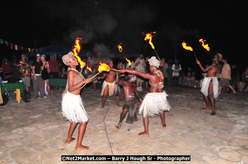 Chinese New Year @ The Sunset Show at Negril Escape - Tuesday, January 27, 2009 - Live Reggae Music at Negril Escape - Tuesday Nights 6:00PM to 10:00 PM - Photographs by Net2Market.com - Barry J. Hough Sr, Photographer/Photojournalist - Negril Travel Guide, Negril Jamaica WI - http://www.negriltravelguide.com - info@negriltravelguide.com...!