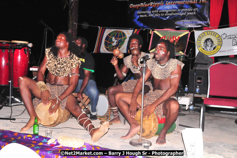 Chinese New Year @ The Sunset Show at Negril Escape - Tuesday, January 27, 2009 - Live Reggae Music at Negril Escape - Tuesday Nights 6:00PM to 10:00 PM - Photographs by Net2Market.com - Barry J. Hough Sr, Photographer/Photojournalist - Negril Travel Guide, Negril Jamaica WI - http://www.negriltravelguide.com - info@negriltravelguide.com...!