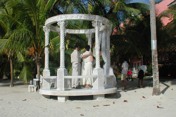 A Photo Walk along Negril's Famous Seven Mile Beach - Negril Travel Guide, Negril Jamaica WI - http://www.negriltravelguide.com - info@negriltravelguide.com...!