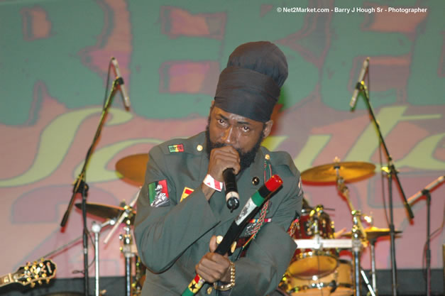 Lutan Fyah @ Tru-Juice Rebel Salute 2007 - Saturday, January 13, 2007, Port Kaiser Sports Club, St. Elizabeth - Negril Travel Guide, Negril Jamaica WI - http://www.negriltravelguide.com - info@negriltravelguide.com...!