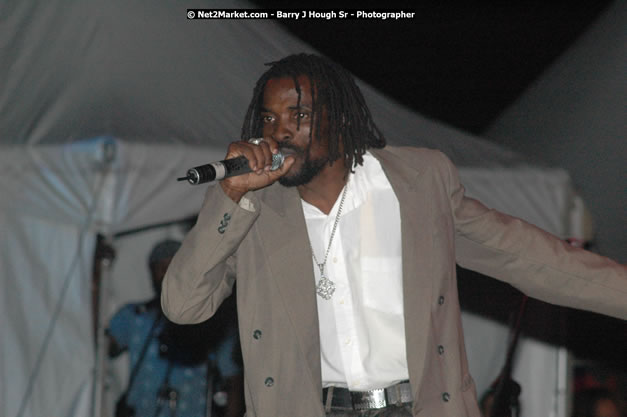 Luton Fyah at Tru-Juice Rebel Salute 2008 - The 15th staging of Tru-Juice Rebel Salute, Saturday, January 12, 2008, Port Kaiser Sports Club, St. Elizabeth, Jamaica W.I. - Photographs by Net2Market.com - Barry J. Hough Sr, Photographer - Negril Travel Guide, Negril Jamaica WI - http://www.negriltravelguide.com - info@negriltravelguide.com...!