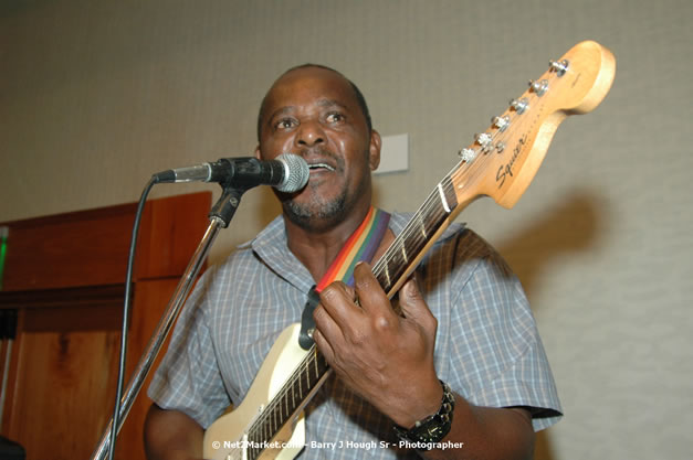 Red Cap Porters Awards - Minister of Tourism, Hon. Edmund Bartlett - Director of Tourism, Basil Smith - Friday, December 14, 2007 - Holiday Inn Sunspree, Montego Bay, Jamaica W.I. - Photographs by Net2Market.com - Barry J. Hough Sr, Photographer - Negril Travel Guide, Negril Jamaica WI - http://www.negriltravelguide.com - info@negriltravelguide.com...!