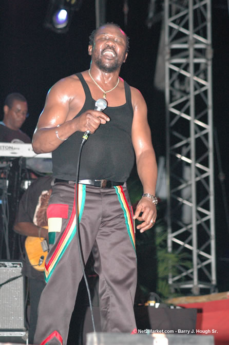 Toots and The Maytails - Red Stripe Reggae Sumfest 2005 - International Night #2 - July 23th, 2005 - Negril Travel Guide, Negril Jamaica WI - http://www.negriltravelguide.com - info@negriltravelguide.com...!