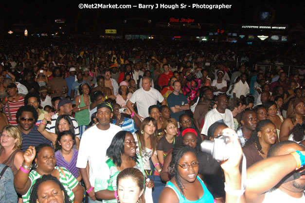 Mary J. Blige - Red Stripe Reggae Sumfest 2007 - Zenith - Saturday, July 21, 2007 - Catherine Hall, Montego Bay, St James, Jamaica W.I. - Negril Travel Guide, Negril Jamaica WI - http://www.negriltravelguide.com - info@negriltravelguide.com...!