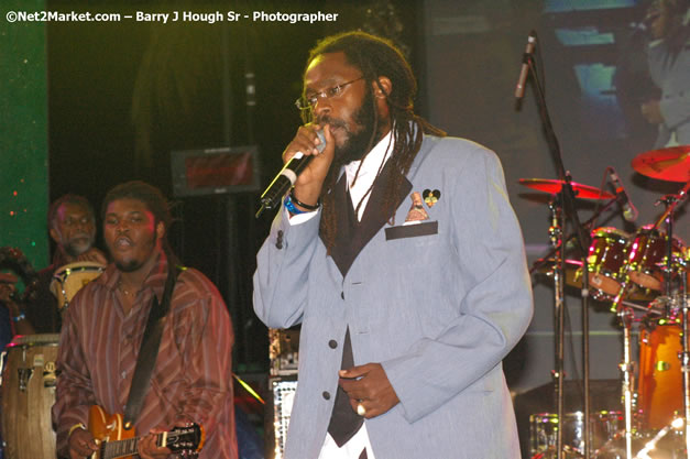 Tarrus Riley - Red Stripe Reggae Sumfest 2007 - Zenith - Saturday, July 21, 2007 - Catherine Hall, Montego Bay, St James, Jamaica W.I. - Negril Travel Guide, Negril Jamaica WI - http://www.negriltravelguide.com - info@negriltravelguide.com...!