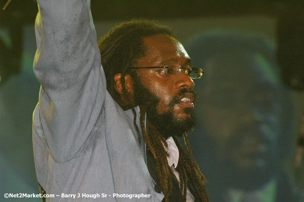 Tarrus Riley - Red Stripe Reggae Sumfest 2007 - Zenith - Saturday, July 21, 2007 - Catherine Hall, Montego Bay, St James, Jamaica W.I. - Negril Travel Guide, Negril Jamaica WI - http://www.negriltravelguide.com - info@negriltravelguide.com...!