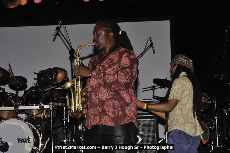 Andy Vernon @ Red Stripe Reggae Sumfest 2008 International Night 2, Catherine Hall, Montego Bay - Saturday, July 19, 2008 - Reggae Sumfest 2008 July 13 - July 19, 2008 - Photographs by Net2Market.com - Barry J. Hough Sr. Photojournalist/Photograper - Photographs taken with a Nikon D300 - Negril Travel Guide, Negril Jamaica WI - http://www.negriltravelguide.com - info@negriltravelguide.com...!