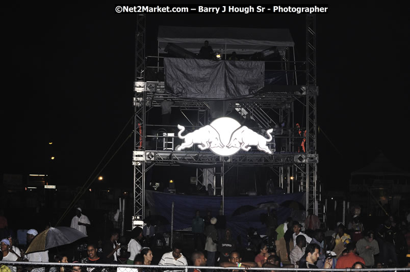 Rootz Underground @ Red Stripe Reggae Sumfest 2008 International Night 2, Catherine Hall, Montego Bay - Saturday, July 19, 2008 - Reggae Sumfest 2008 July 13 - July 19, 2008 - Photographs by Net2Market.com - Barry J. Hough Sr. Photojournalist/Photograper - Photographs taken with a Nikon D300 - Negril Travel Guide, Negril Jamaica WI - http://www.negriltravelguide.com - info@negriltravelguide.com...!