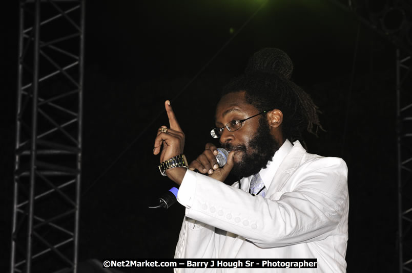 Tarrus Riley @ Red Stripe Reggae Sumfest 2008 International Night 2, Catherine Hall, Montego Bay - Saturday, July 19, 2008 - Reggae Sumfest 2008 July 13 - July 19, 2008 - Photographs by Net2Market.com - Barry J. Hough Sr. Photojournalist/Photograper - Photographs taken with a Nikon D300 - Negril Travel Guide, Negril Jamaica WI - http://www.negriltravelguide.com - info@negriltravelguide.com...!