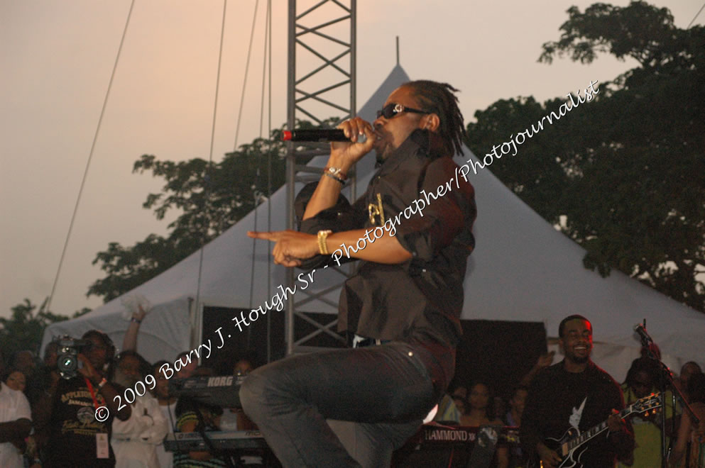 Damian 'Jr. Gong' Marley & NAS @ Reggae Sumfest 2009 - International Night 2 - Reggae Sumfest 2009,Catherine Hall, Montego Bay, St. James, Jamaica W.I. - Saturday, July 25, 2009 - Reggae Sumfest 2009, July 19 - 25, 2009 - Photographs by Net2Market.com - Barry J. Hough Sr. Photojournalist/Photograper - Photographs taken with a Nikon D70, D100, or D300 - Negril Travel Guide, Negril Jamaica WI - http://www.negriltravelguide.com - info@negriltravelguide.com...!