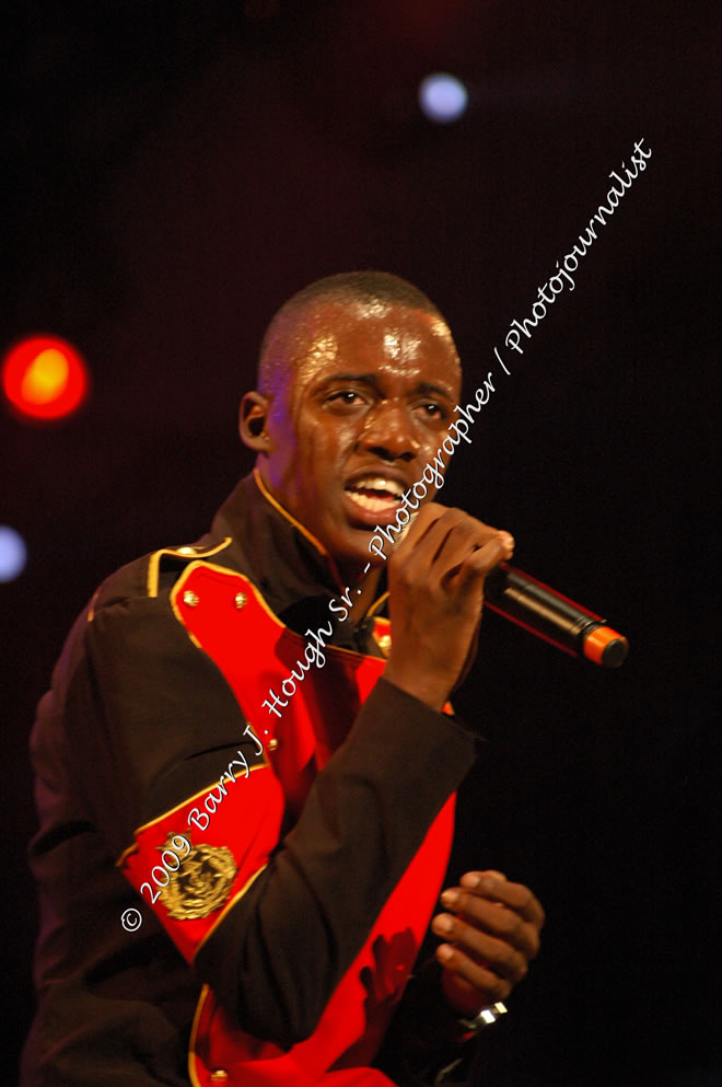 Romain Virgo  @ Reggae Sumfest 2009 - International Night 2 - Reggae Sumfest 2009,Catherine Hall, Montego Bay, St. James, Jamaica W.I. - Saturday, July 25, 2009 - Reggae Sumfest 2009, July 19 - 25, 2009 - Photographs by Net2Market.com - Barry J. Hough Sr. Photojournalist/Photograper - Photographs taken with a Nikon D70, D100, or D300 - Negril Travel Guide, Negril Jamaica WI - http://www.negriltravelguide.com - info@negriltravelguide.com...!