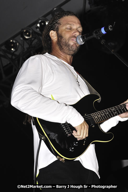 Andy Vernon @ Reggae Sumfest 2008 International Night 2, Catherine Hall, Montego Bay - Saturday, July 19, 2008 - Reggae Sumfest 2008 July 13 - July 19, 2008 - Photographs by Net2Market.com - Barry J. Hough Sr. Photojournalist/Photograper - Photographs taken with a Nikon D300 - Negril Travel Guide, Negril Jamaica WI - http://www.negriltravelguide.com - info@negriltravelguide.com...!