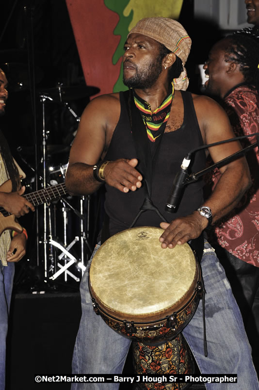 Andy Vernon @ Reggae Sumfest 2008 International Night 2, Catherine Hall, Montego Bay - Saturday, July 19, 2008 - Reggae Sumfest 2008 July 13 - July 19, 2008 - Photographs by Net2Market.com - Barry J. Hough Sr. Photojournalist/Photograper - Photographs taken with a Nikon D300 - Negril Travel Guide, Negril Jamaica WI - http://www.negriltravelguide.com - info@negriltravelguide.com...!