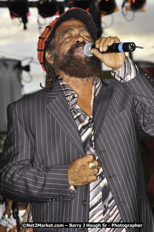 John Holt @ Reggae Sumfest 2008 International Night 2, Catherine Hall, Montego Bay - Saturday, July 19, 2008 - Reggae Sumfest 2008 July 13 - July 19, 2008 - Photographs by Net2Market.com - Barry J. Hough Sr. Photojournalist/Photograper - Photographs taken with a Nikon D300 - Negril Travel Guide, Negril Jamaica WI - http://www.negriltravelguide.com - info@negriltravelguide.com...!