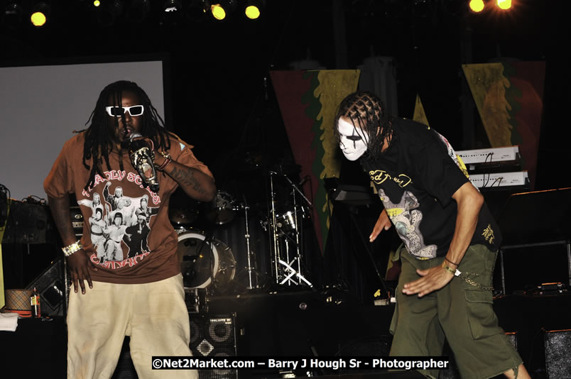 T - Pain @ Reggae Sumfest 2008 International Night 2, Catherine Hall, Montego Bay - Saturday, July 19, 2008 - Reggae Sumfest 2008 July 13 - July 19, 2008 - Photographs by Net2Market.com - Barry J. Hough Sr. Photojournalist/Photograper - Photographs taken with a Nikon D300 - Negril Travel Guide, Negril Jamaica WI - http://www.negriltravelguide.com - info@negriltravelguide.com...!