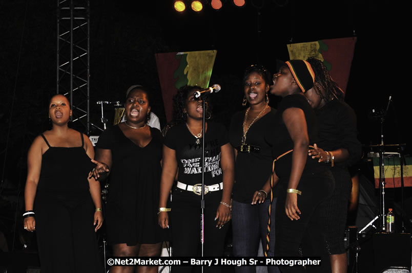 Tarrus Riley @ Reggae Sumfest 2008 International Night 2, Catherine Hall, Montego Bay - Saturday, July 19, 2008 - Reggae Sumfest 2008 July 13 - July 19, 2008 - Photographs by Net2Market.com - Barry J. Hough Sr. Photojournalist/Photograper - Photographs taken with a Nikon D300 - Negril Travel Guide, Negril Jamaica WI - http://www.negriltravelguide.com - info@negriltravelguide.com...!