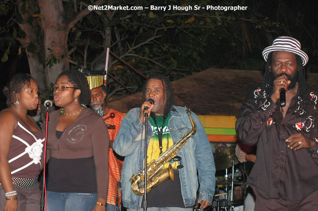 Tarrus Riley, Jimmy Riley, and Dwayne Stephensen - Money Cologne Promotions in association with "British Link Up" presents Summer Jam featuring She's Royal Tarrus Riley & Jimmy Riley - Plus Ras Slick, Sham Dawg, and Whiskey Bagio @ Roots Bamboo, Norman Manley Boulevard, Negril, Jamaica W.I. - Backed up Dean Fraser & The Hurricanne Band - MC Barry G and Rev. BB - July 25, 2007 - Negril Travel Guide.com, Negril Jamaica WI - http://www.negriltravelguide.com - info@negriltravelguide.com...!