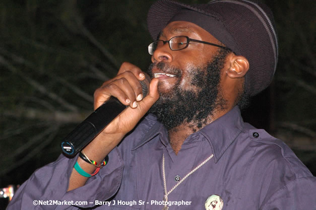 Tarrus Riley, Jimmy Riley, and Dwayne Stephensen - Money Cologne Promotions in association with "British Link Up" presents Summer Jam featuring She's Royal Tarrus Riley & Jimmy Riley - Plus Ras Slick, Sham Dawg, and Whiskey Bagio @ Roots Bamboo, Norman Manley Boulevard, Negril, Jamaica W.I. - Backed up Dean Fraser & The Hurricanne Band - MC Barry G and Rev. BB - July 25, 2007 - Negril Travel Guide.com, Negril Jamaica WI - http://www.negriltravelguide.com - info@negriltravelguide.com...!