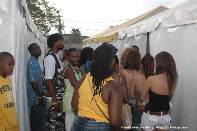 Venue - Audience at Red Stripe Reggae Sumfest 2006 - The Summit - Jamaica's Greatest, The World's Best - Saturday, July 22, 2006 - Montego Bay, Jamaica - Negril Travel Guide, Negril Jamaica WI - http://www.negriltravelguide.com - info@negriltravelguide.com...!