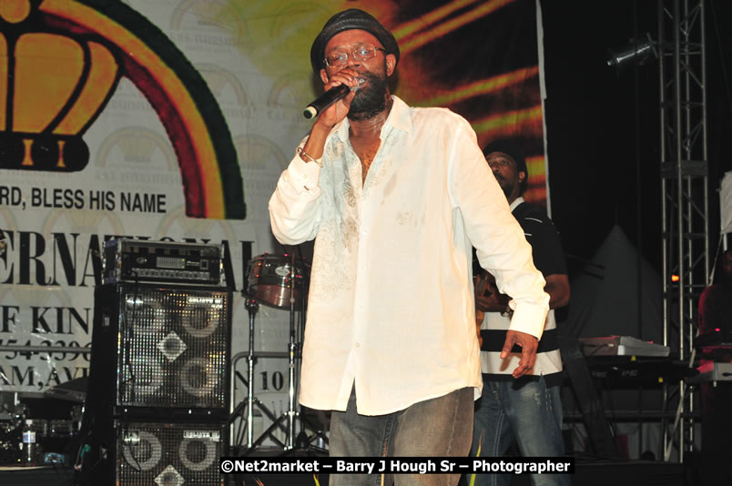 Beres Hammond @ Unite The People An International Reggae Fest, Featuring: Beres Hammond, Coco T, Queen Ifrica, Khalil, Cameal Davis, Iley Dread, Rochelle, Geoffrey Star, Ras Penco, Kool DeLoy, Otis Gayle, J.McKay, Tiney Winey, Venue at Norman Manley Boulevard, Negril, Westmoreland, Jamaica - Saturday, April 4, 2009 - Photographs by Net2Market.com - Barry J. Hough Sr, Photographer/Photojournalist - Negril Travel Guide, Negril Jamaica WI - http://www.negriltravelguide.com - info@negriltravelguide.com...!