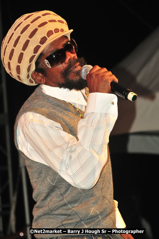 Coco T @ Unite The People An International Reggae Fest, Featuring: Beres Hammond, Coco T, Queen Ifrica, Khalil, Cameal Davis, Iley Dread, Rochelle, Geoffrey Star, Ras Penco, Kool DeLoy, Otis Gayle, J.McKay, Tiney Winey, Venue at Norman Manley Boulevard, Negril, Westmoreland, Jamaica - Saturday, April 4, 2009 - Photographs by Net2Market.com - Barry J. Hough Sr, Photographer/Photojournalist - Negril Travel Guide, Negril Jamaica WI - http://www.negriltravelguide.com - info@negriltravelguide.com...!