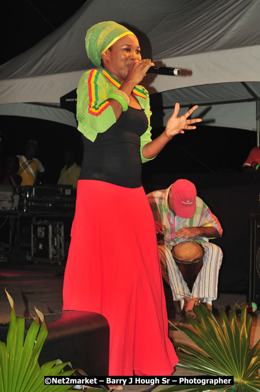 Queen Ifrica @ Unite The People An International Reggae Fest, Featuring: Beres Hammond, Coco T, Queen Ifrica, Khalil, Cameal Davis, Iley Dread, Rochelle, Geoffrey Star, Ras Penco, Kool DeLoy, Otis Gayle, J.McKay, Tiney Winey, Venue at Norman Manley Boulevard, Negril, Westmoreland, Jamaica - Saturday, April 4, 2009 - Photographs by Net2Market.com - Barry J. Hough Sr, Photographer/Photojournalist - Negril Travel Guide, Negril Jamaica WI - http://www.negriltravelguide.com - info@negriltravelguide.com...!