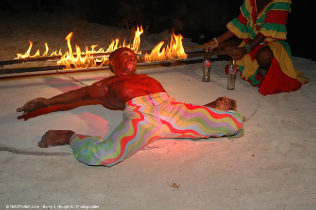 Half Moon Resort Party - Virgin Atlantic Inaugural Flight To Montego Bay, Jamaica Photos - Sir Richard Branson, President & Family, and 450 Passengers - Party Royal Pavillion at Half Moon Resort, Montego Bay, Jamaica - Monday, July 3, 2006 - Negril Travel Guide, Negril Jamaica WI - http://www.negriltravelguide.com - info@negriltravelguide.com...!