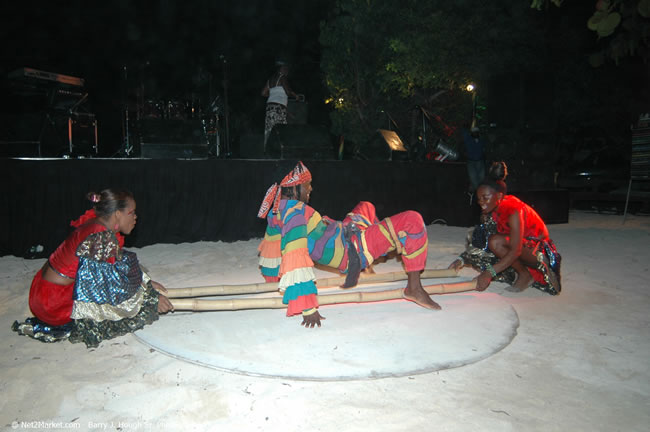 Half Moon Resort Party - Virgin Atlantic Inaugural Flight To Montego Bay, Jamaica Photos - Sir Richard Branson, President & Family, and 450 Passengers - Party Royal Pavillion at Half Moon Resort, Montego Bay, Jamaica - Monday, July 3, 2006 - Negril Travel Guide, Negril Jamaica WI - http://www.negriltravelguide.com - info@negriltravelguide.com...!