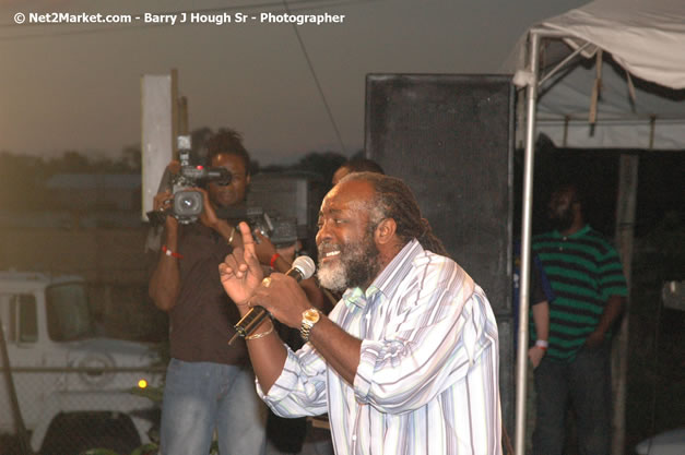 Freddie McGregor @ Western Consciousness 2007 - Presented by King of Kings Productons - Saturday, April 28, 2007 - Llandilo Cultural Centre, Savanna-La-Mar, Westmoreland, Jamaica W.I. - Negril Travel Guide, Negril Jamaica WI - http://www.negriltravelguide.com - info@negriltravelguide.com...!