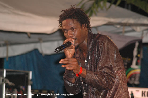 Kenyatta Hill @ Western Consciousness 2007 - Presented by King of Kings Productons - Saturday, April 28, 2007 - Llandilo Cultural Centre, Savanna-La-Mar, Westmoreland, Jamaica W.I. - Negril Travel Guide, Negril Jamaica WI - http://www.negriltravelguide.com - info@negriltravelguide.com...!