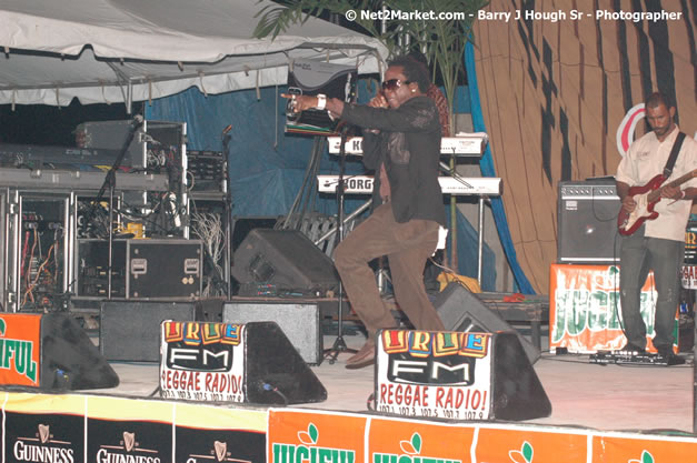 Little Hero @ Western Consciousness 2007 - Presented by King of Kings Productons - Saturday, April 28, 2007 - Llandilo Cultural Centre, Savanna-La-Mar, Westmoreland, Jamaica W.I. - Negril Travel Guide, Negril Jamaica WI - http://www.negriltravelguide.com - info@negriltravelguide.com...!