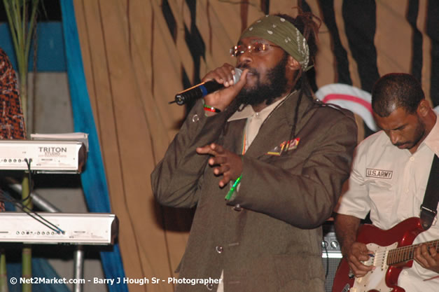 Tarrus Riley @ Western Consciousness 2007 - Presented by King of Kings Productons - Saturday, April 28, 2007 - Llandilo Cultural Centre, Savanna-La-Mar, Westmoreland, Jamaica W.I. - Negril Travel Guide, Negril Jamaica WI - http://www.negriltravelguide.com - info@negriltravelguide.com...!