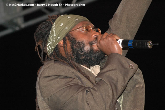 Tarrus Riley @ Western Consciousness 2007 - Presented by King of Kings Productons - Saturday, April 28, 2007 - Llandilo Cultural Centre, Savanna-La-Mar, Westmoreland, Jamaica W.I. - Negril Travel Guide, Negril Jamaica WI - http://www.negriltravelguide.com - info@negriltravelguide.com...!