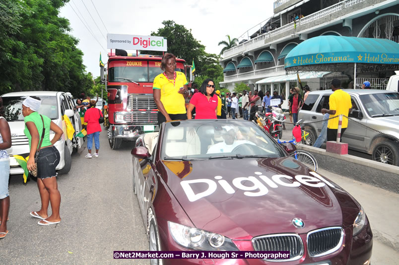 The City of Montego Bay Welcomes Our 2008 Olympians - Western Motorcade - Civic Ceremony - A Salute To Our Beijing Heros - Sam Sharpe Square, Montego Bay, Jamaica - Tuesday, October 7, 2008 - Photographs by Net2Market.com - Barry J. Hough Sr. Photojournalist/Photograper - Photographs taken with a Nikon D300 - Negril Travel Guide, Negril Jamaica WI - http://www.negriltravelguide.com - info@negriltravelguide.com...!